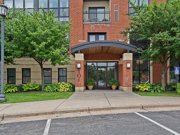 3rd image of 101 Saint Olaf Ave Unit 313