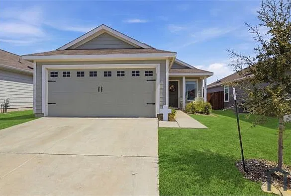 3 bed, 1266 sqft, $2,495 — Photo 3