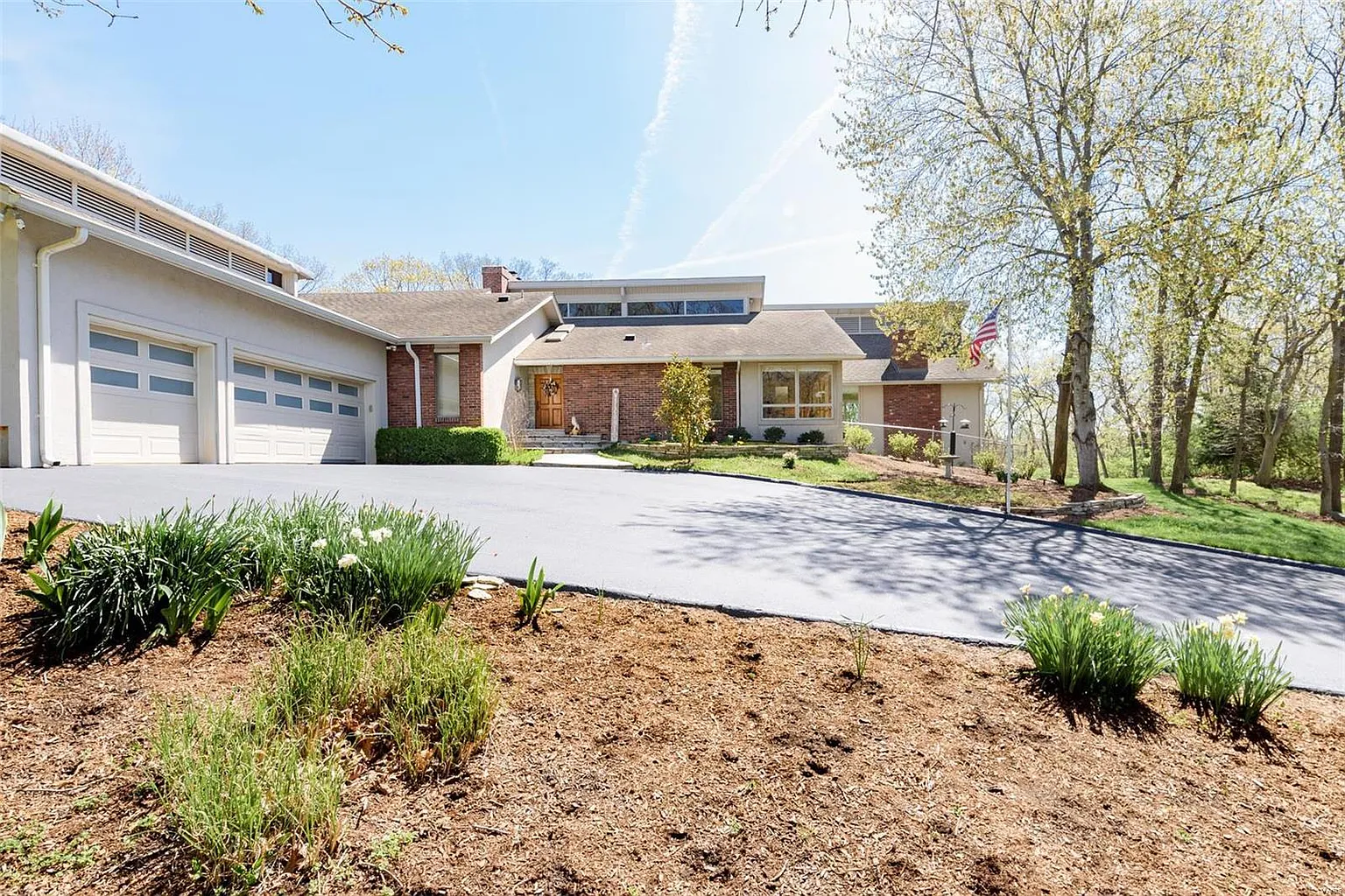 1490 Wilton Ln photo 1