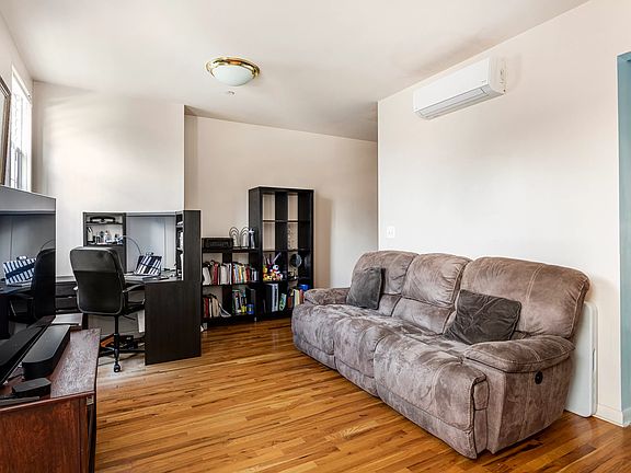2nd image of 60 Eldridge St #5A