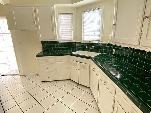 3rd image of 920 Alandele Ave #920