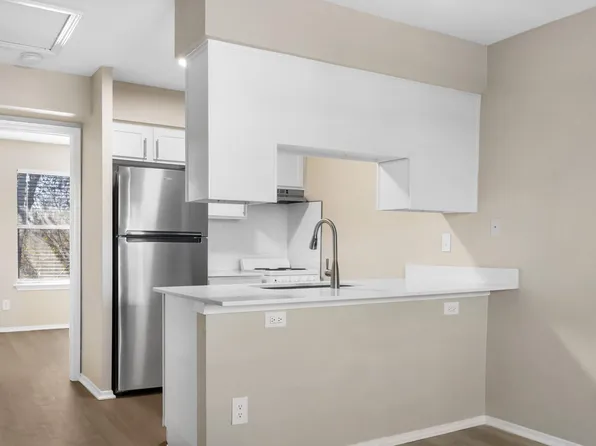 3012 Whisper Oaks Ln APT J, Georgetown, TX 78628