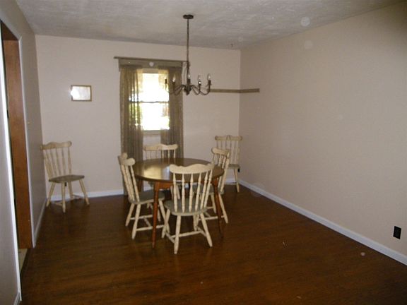 4th image of 1830 S Fairlawn Ave