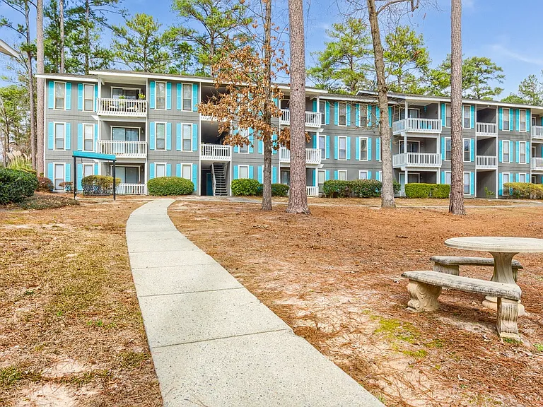 Sandpiper Apartments — Photo 32