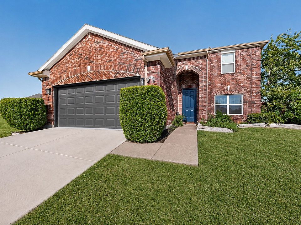 1st image of 816 Lone Pine Dr