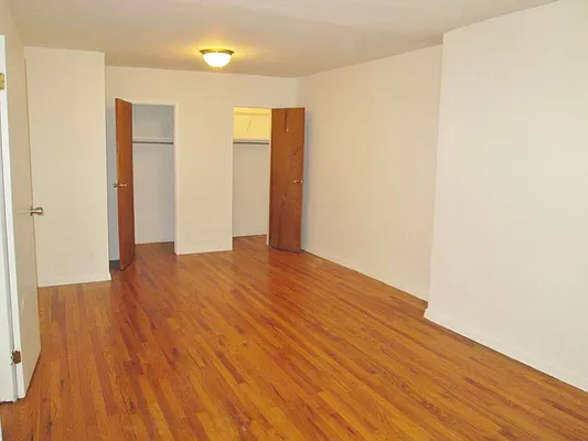 Rented by Keller Williams NYC | media 19