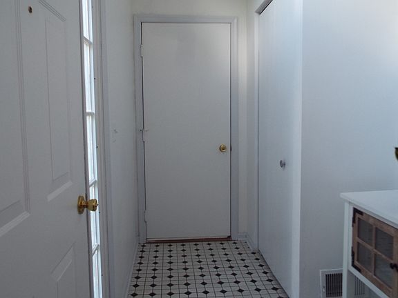 2nd image of 172 Winchester Dr #7B