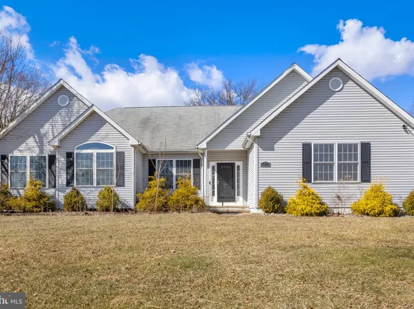 15 Germantown Rd, Bordentown, NJ 08505