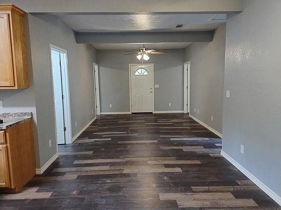 4th image of 208 N 1st St