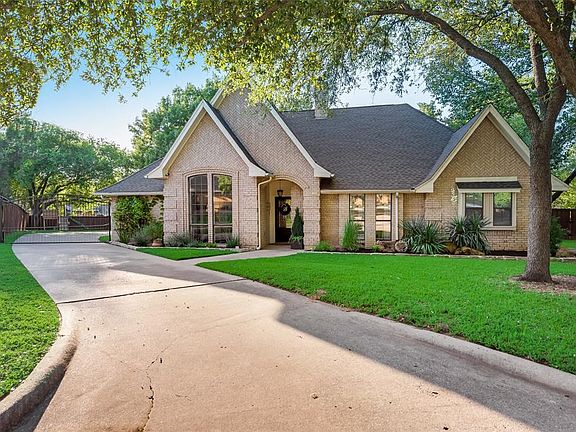 2nd image of 545 Indian Creek Dr