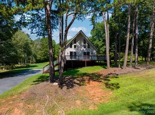 6998 Navajo Trl, Sherrills Ford, NC 28673