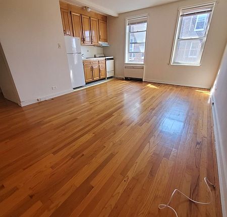 3rd image of 72-61 113th St #6X