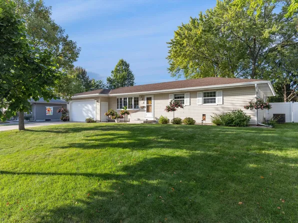 312 E 100th St, Bloomington, MN 55420