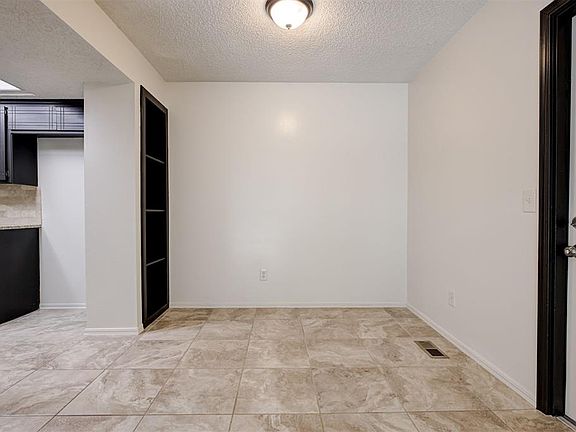 5th image of 9021 N Rockwell Dr