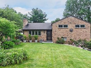 6518 Springvale Dr, Pittsburgh, PA 15236