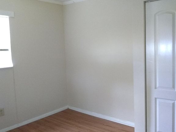 4th image of 1106 McCall Ln