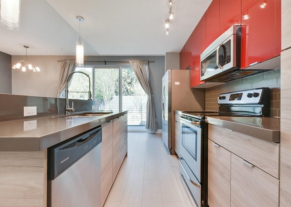 1st image of 604 N Bluff Dr Unit 152