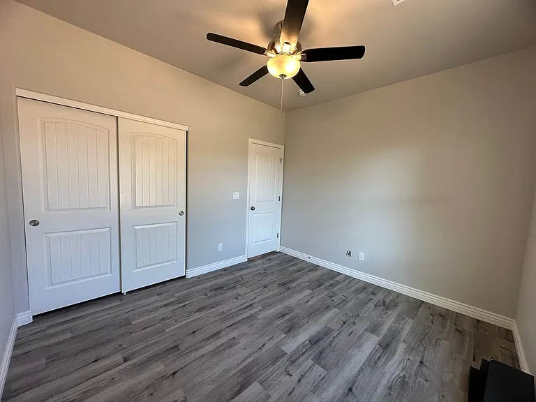 2743 Chambers Ave — Photo 14