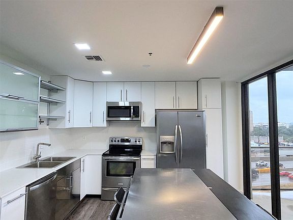 3rd image of 40 N Interstate Highway 35 APT 8D4