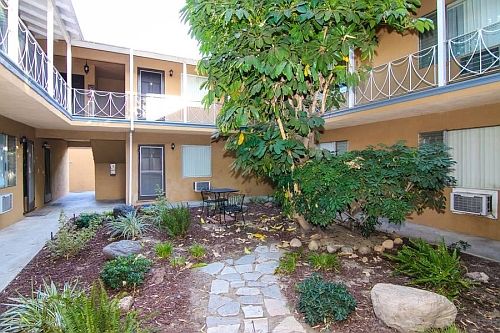 5th image of 6326 Coldwater Canyon Ave APT 9