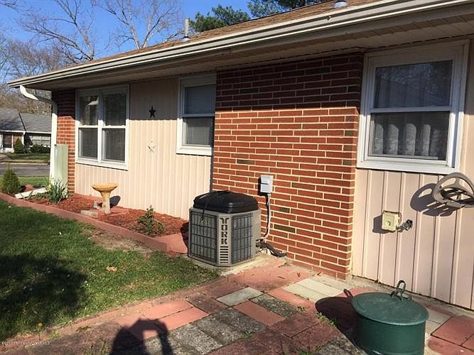 1st image of 494B Thornbury Ct