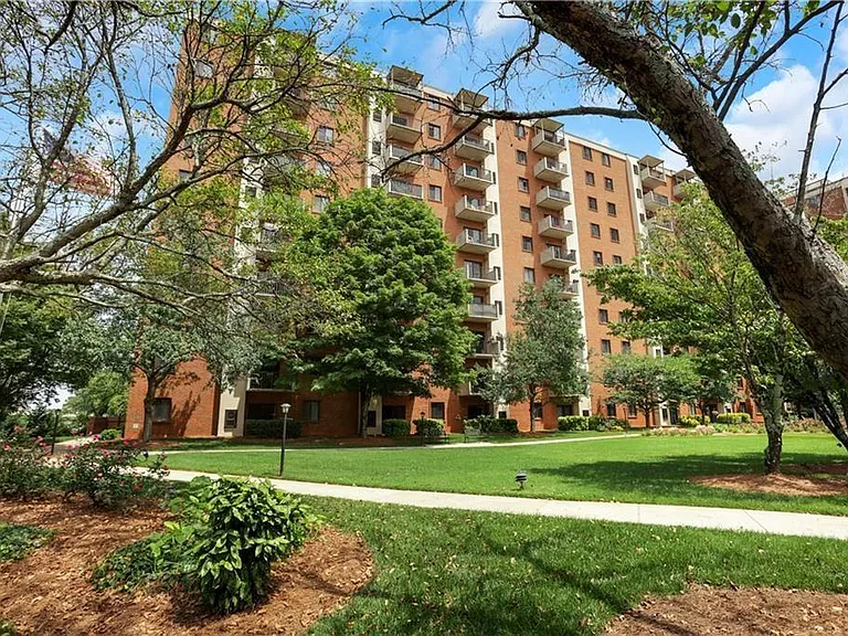300 Johnson Ferry Rd NE #B902 — Photo 34
