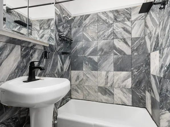 2790 Broadway image 4 of 8