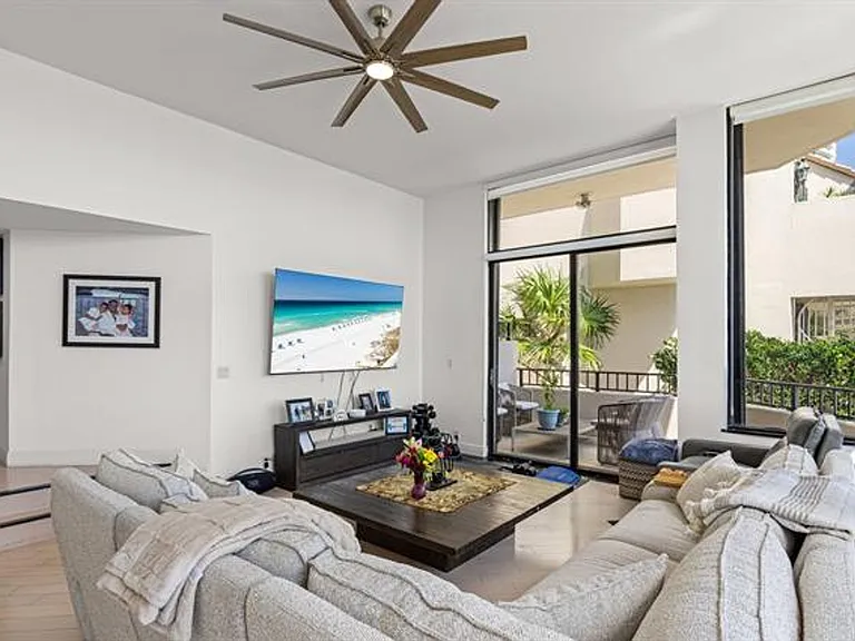 520 Brickell Key Dr #A200 — Photo 10