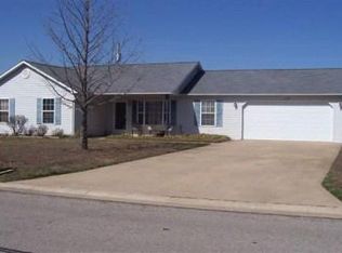 1209 Howard Dr, Lebanon, MO 65536