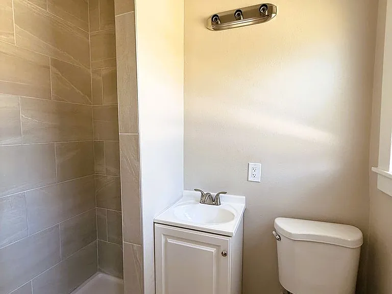 5634 College Ave — Photo 6