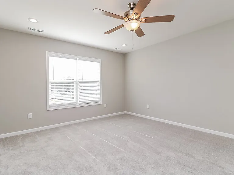 12 Patagonia Pl — Photo 11