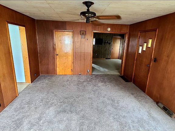 4th image of 203 W Lincoln Ave