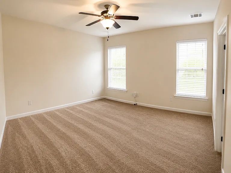 1418 Gardenia Ln — Photo 6