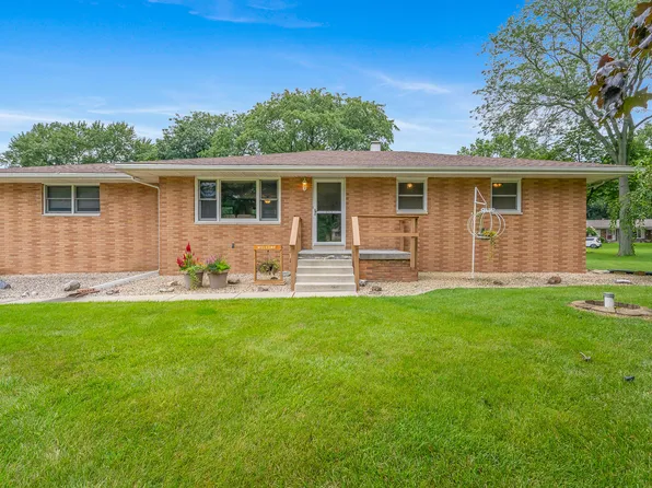8912 Edison St, Crown Point, IN 46307