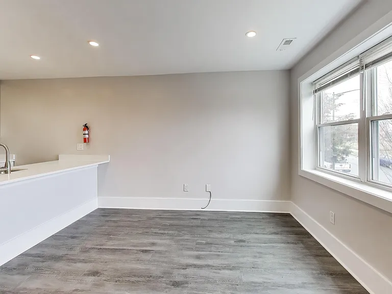 924 19th St NE #3 — Photo 6