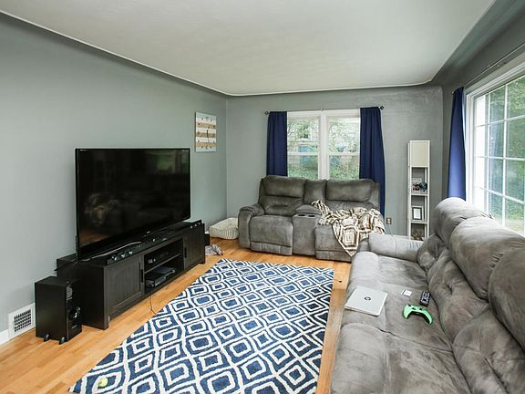 2916 broadway ave-104