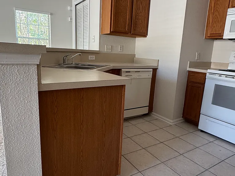 12423 Forest Lake Cir N #3 — Photo 14