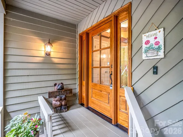 558 Middle Connestee Trl, Brevard, NC 28712