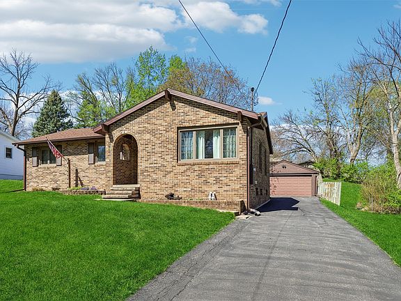 2nd image of 528 25th St
