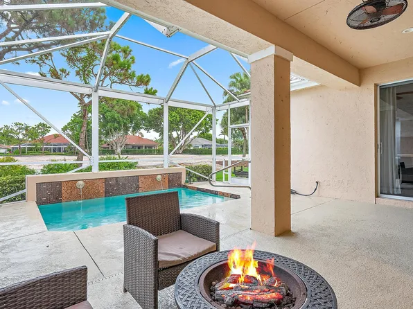 8189 Sandpiper Way, West Palm Beach, FL 33412