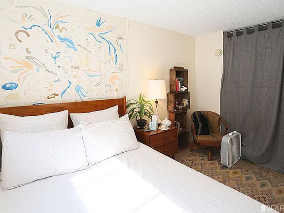 4th image of 244 Grattan St #1