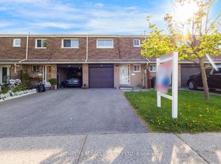 7450 Darcel Ave #13, Mississauga, ON L4T 2X7