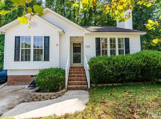 7504 Solumbra Ct, Raleigh, NC 27616