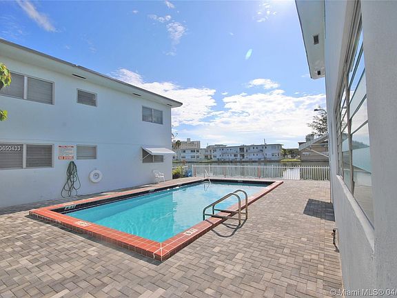 2nd image of 7825 Crespi Blvd APT 5T