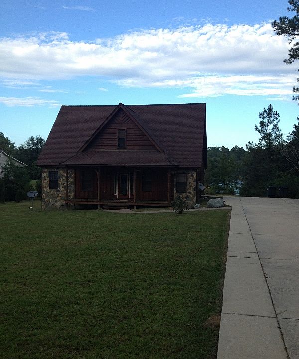 FRONT VIEW OF HOUSE