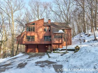 18344 N Shore Estates Rd, Spring Lake, MI 49456