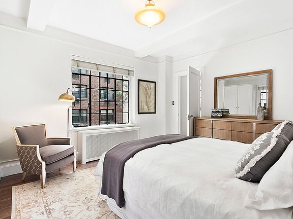 4th image of 38 E 10th St #3B