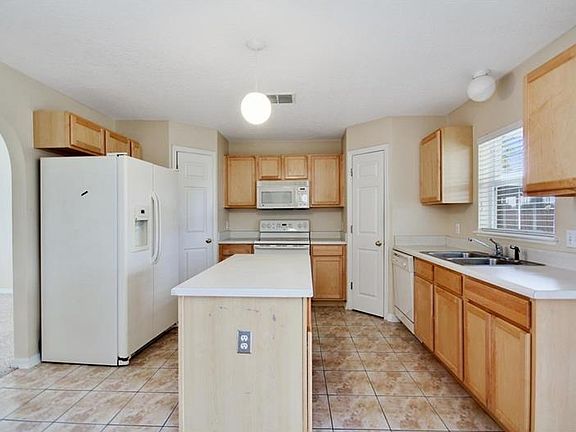 3rd image of 11412 Bentry St