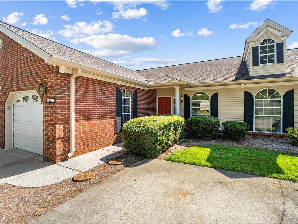 1st image of 609 Black Oak Dr Unit 123