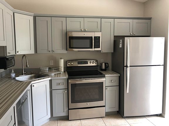 4th image of 1020 Green Pine Blvd APT C